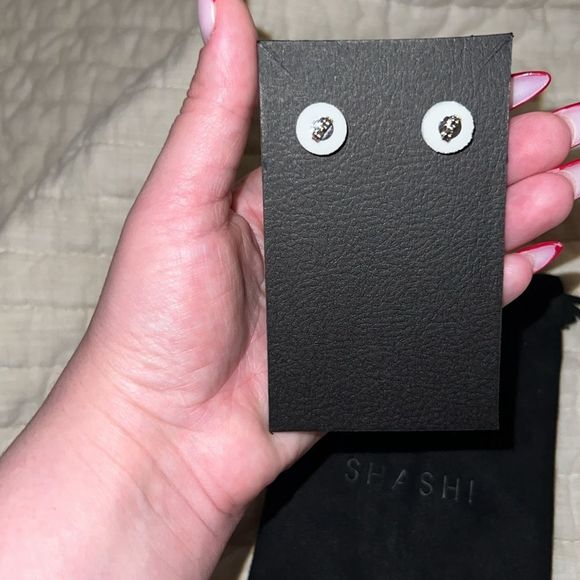 SHASHI ESTELLE EARRING - Picture 8 of 8